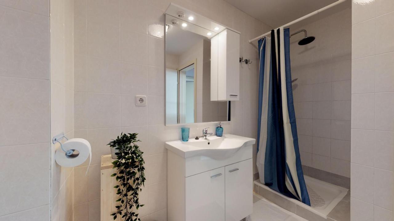 Lora Deluxe Superior 5 Star Apartment, Your Piece Of Heaven By The Sea & Park With Sea & Park View Novigrad  Bagian luar foto