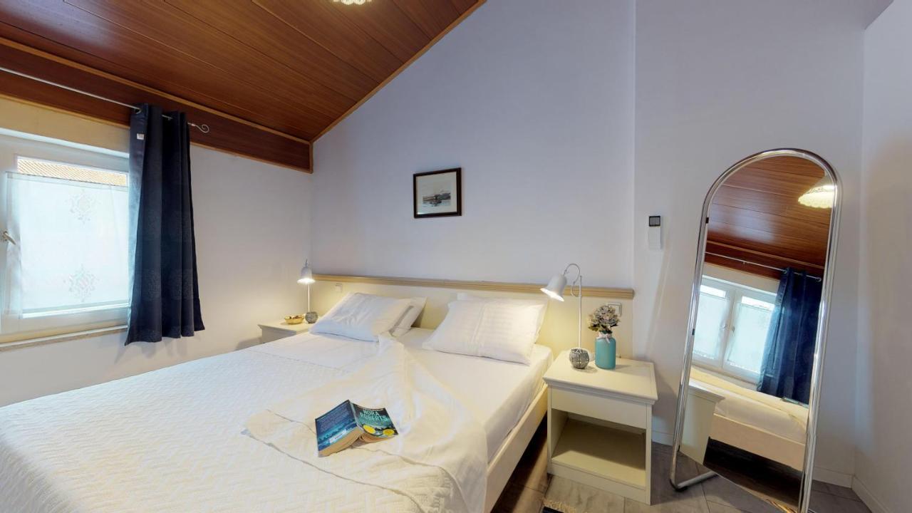 Lora Deluxe Superior 5 Star Apartment, Your Piece Of Heaven By The Sea & Park With Sea & Park View Novigrad  Bagian luar foto