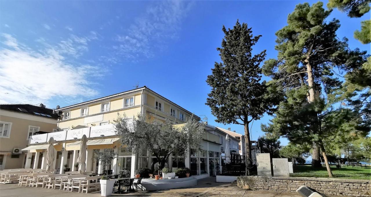 Lora Deluxe Superior 5 Star Apartment, Your Piece Of Heaven By The Sea & Park With Sea & Park View Novigrad  Bagian luar foto