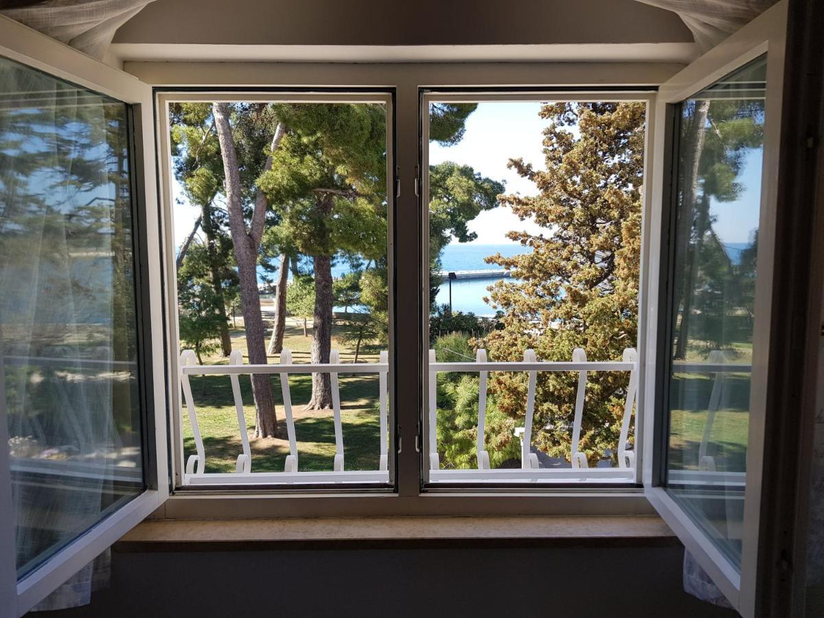 Lora Deluxe Superior 5 Star Apartment, Your Piece Of Heaven By The Sea & Park With Sea & Park View Novigrad  Bagian luar foto