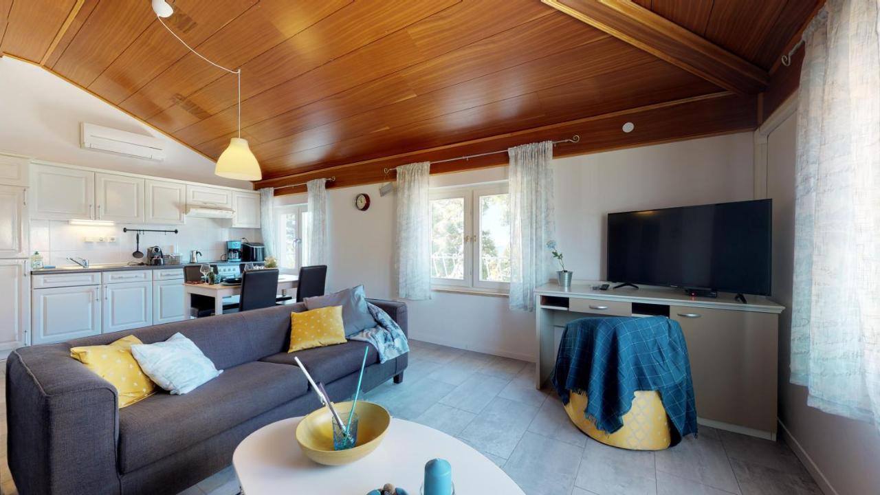 Lora Deluxe Superior 5 Star Apartment, Your Piece Of Heaven By The Sea & Park With Sea & Park View Novigrad  Bagian luar foto