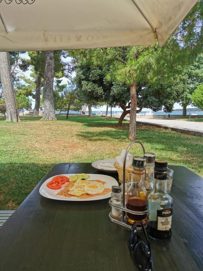 Lora Deluxe Superior 5 Star Apartment, Your Piece Of Heaven By The Sea & Park With Sea & Park View Novigrad  Bagian luar foto