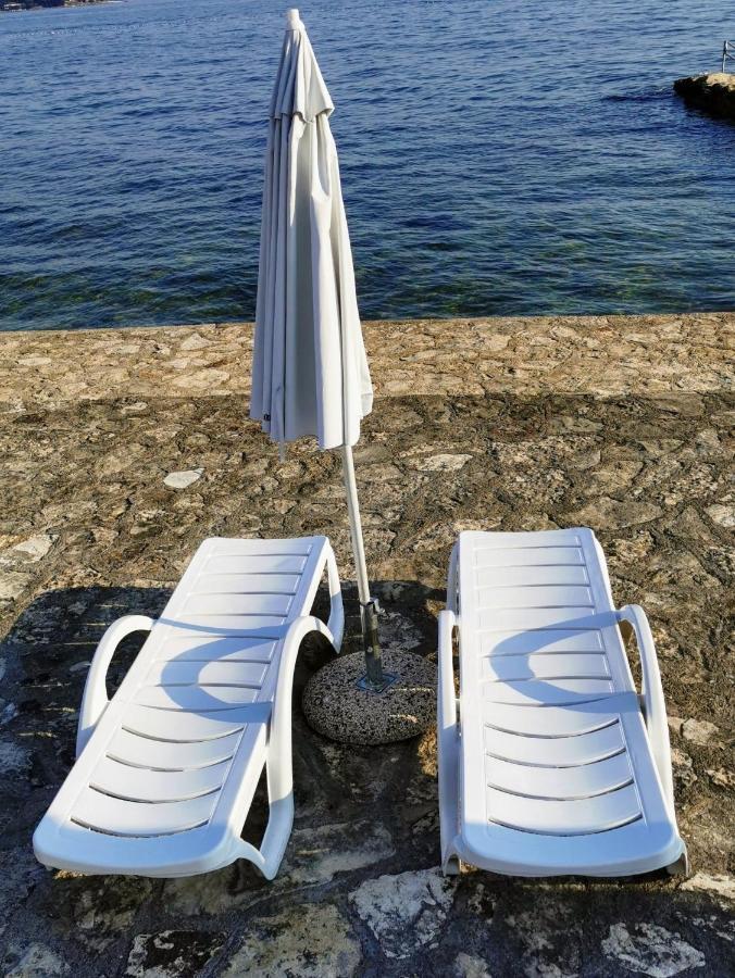 Lora Deluxe Superior 5 Star Apartment, Your Piece Of Heaven By The Sea & Park With Sea & Park View Novigrad  Bagian luar foto