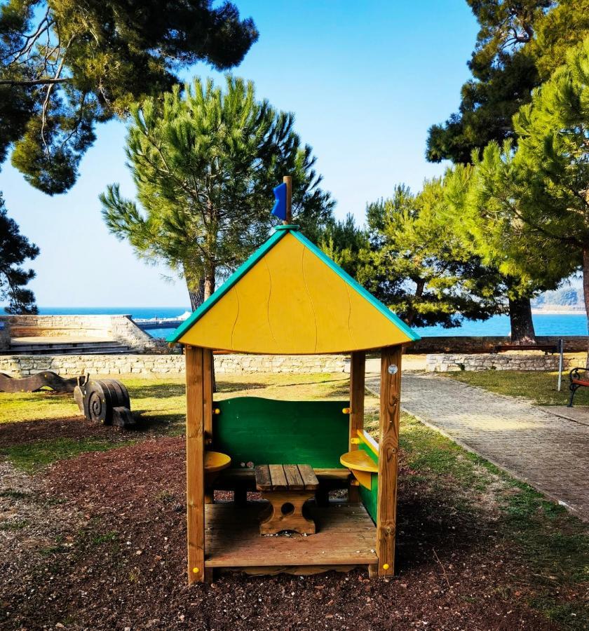 Lora Deluxe Superior 5 Star Apartment, Your Piece Of Heaven By The Sea & Park With Sea & Park View Novigrad  Bagian luar foto